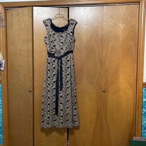 R&M Richards golden black full length dress. Size 16.
